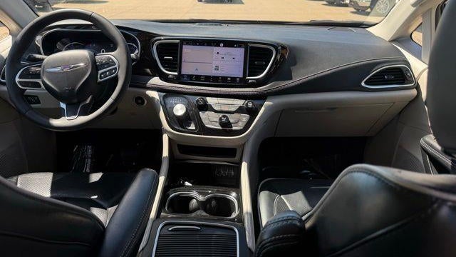 2023 Chrysler Pacifica Plug-In Hybrid Limited