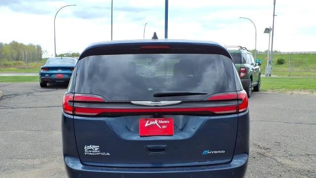2024 Chrysler Pacifica Plug-In Hybrid Road Tripper