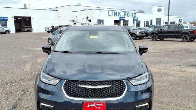 2024 Chrysler Pacifica Plug-In Hybrid Road Tripper
