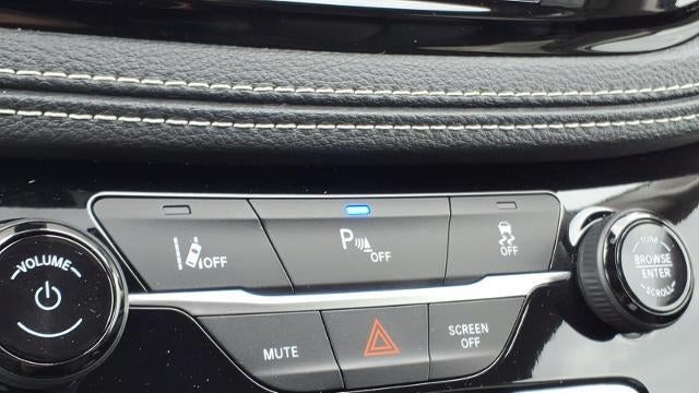 2024 Chrysler Pacifica Plug-In Hybrid Road Tripper
