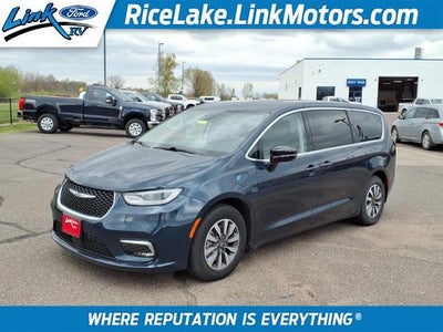 2024 Chrysler Pacifica Plug-In Hybrid Select 4DR Mini-Van