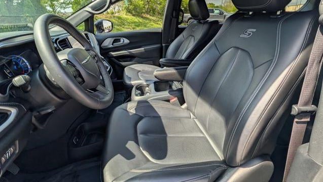 2024 Chrysler Pacifica Plug-In Hybrid Road Tripper