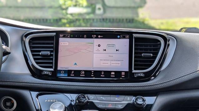 2024 Chrysler Pacifica Plug-In Hybrid Road Tripper