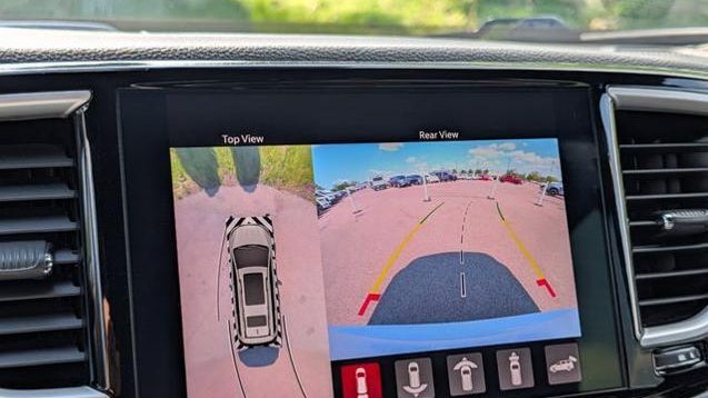 2024 Chrysler Pacifica Plug-In Hybrid Road Tripper