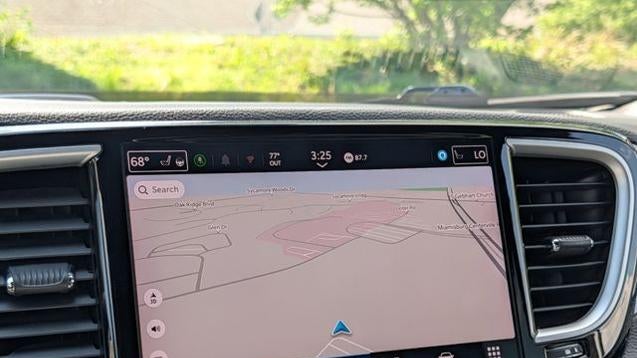 2024 Chrysler Pacifica Plug-In Hybrid Road Tripper
