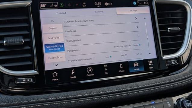 2024 Chrysler Pacifica Plug-In Hybrid Road Tripper