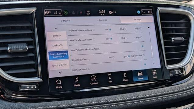 2024 Chrysler Pacifica Plug-In Hybrid Road Tripper