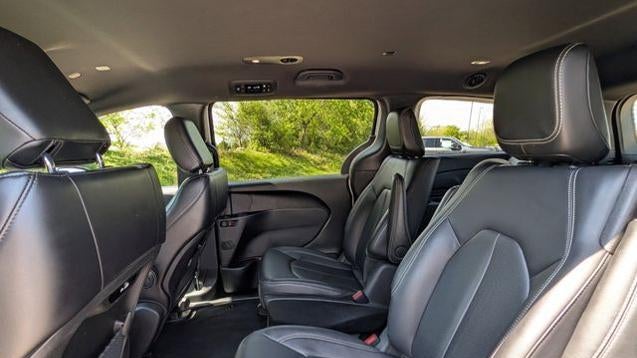 2024 Chrysler Pacifica Plug-In Hybrid Road Tripper