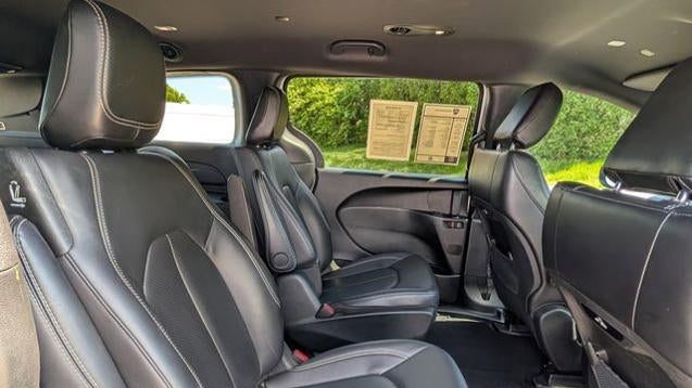 2024 Chrysler Pacifica Plug-In Hybrid Road Tripper