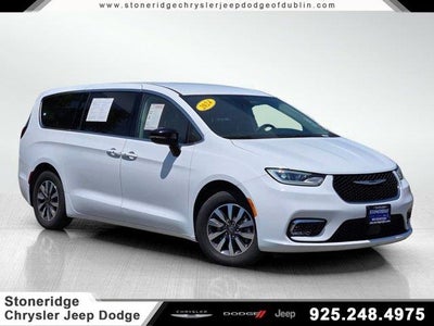 2024 Chrysler Pacifica Plug-In Hybrid Road Tripper 4DR Mini-Van