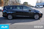 2024 Pacifica Plug-In Hybrid Thumbnail 9