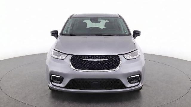 2024 Chrysler Pacifica Plug-In Hybrid Road Tripper