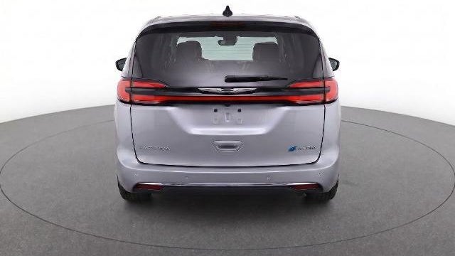 2024 Chrysler Pacifica Plug-In Hybrid Road Tripper
