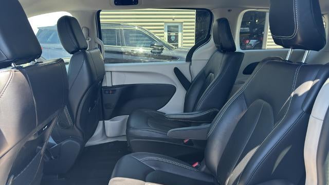 2024 Chrysler Pacifica Plug-In Hybrid Road Tripper