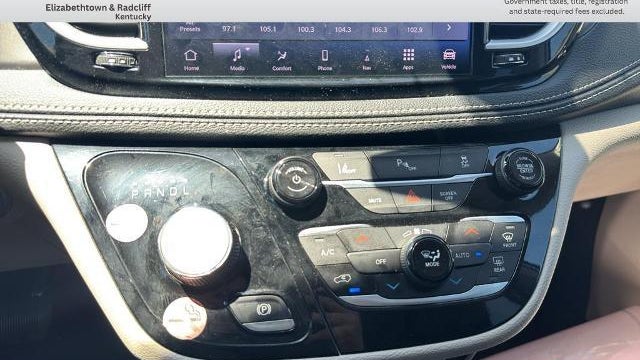 2024 Chrysler Pacifica Plug-In Hybrid Road Tripper