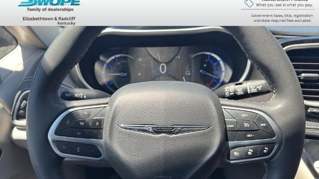 2024 Chrysler Pacifica Plug-In Hybrid Road Tripper