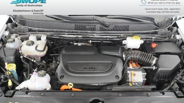 2024 Chrysler Pacifica Plug-In Hybrid Road Tripper