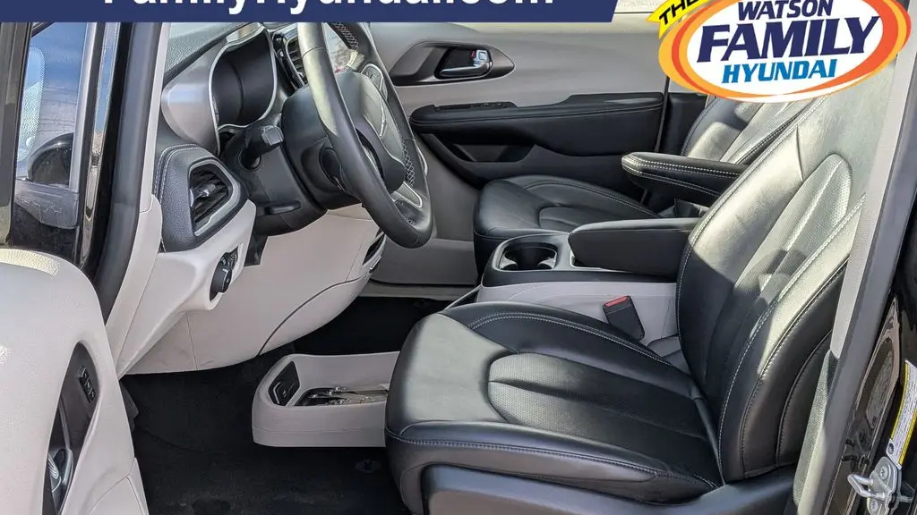 2024 Chrysler Pacifica Plug-In Hybrid Road Tripper