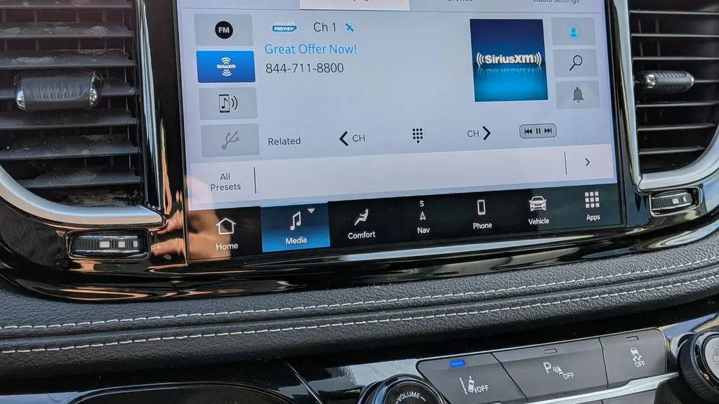 2024 Chrysler Pacifica Plug-In Hybrid Road Tripper