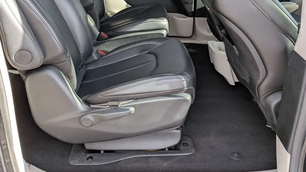 2024 Chrysler Pacifica Plug-In Hybrid Road Tripper