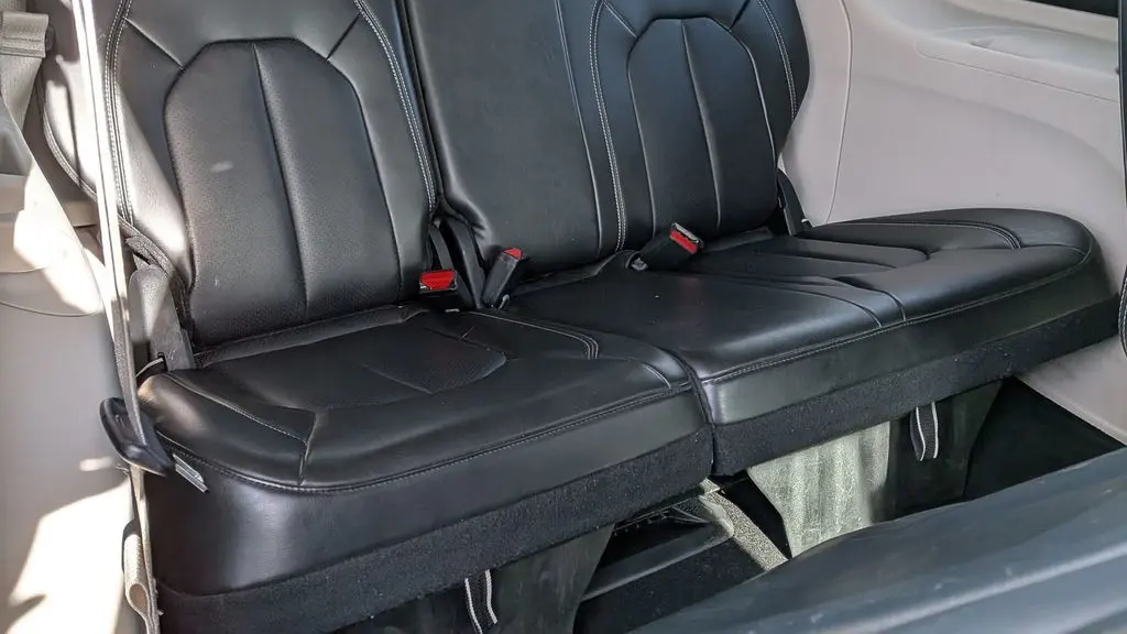 2024 Chrysler Pacifica Plug-In Hybrid Road Tripper