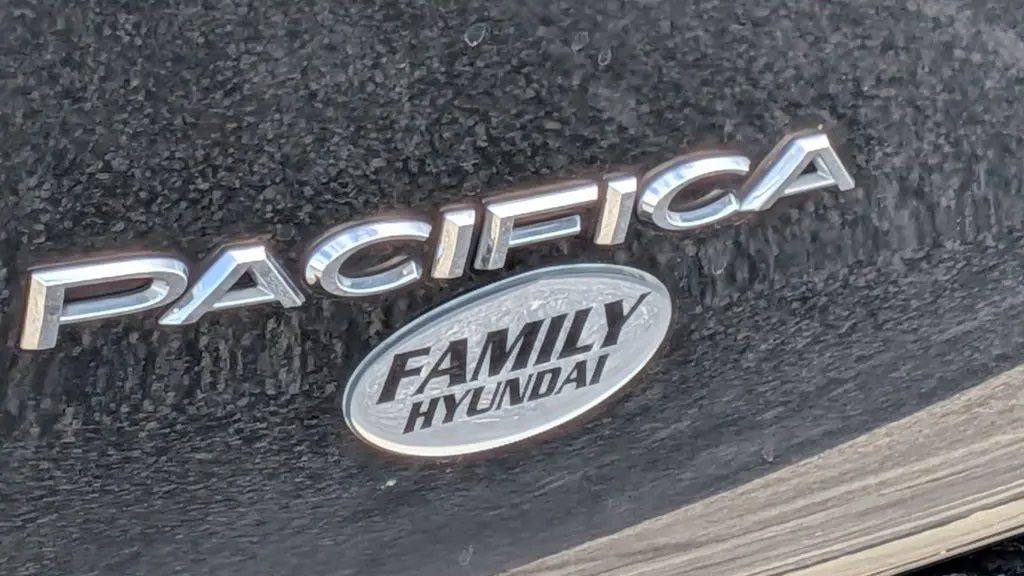 2024 Chrysler Pacifica Plug-In Hybrid Road Tripper