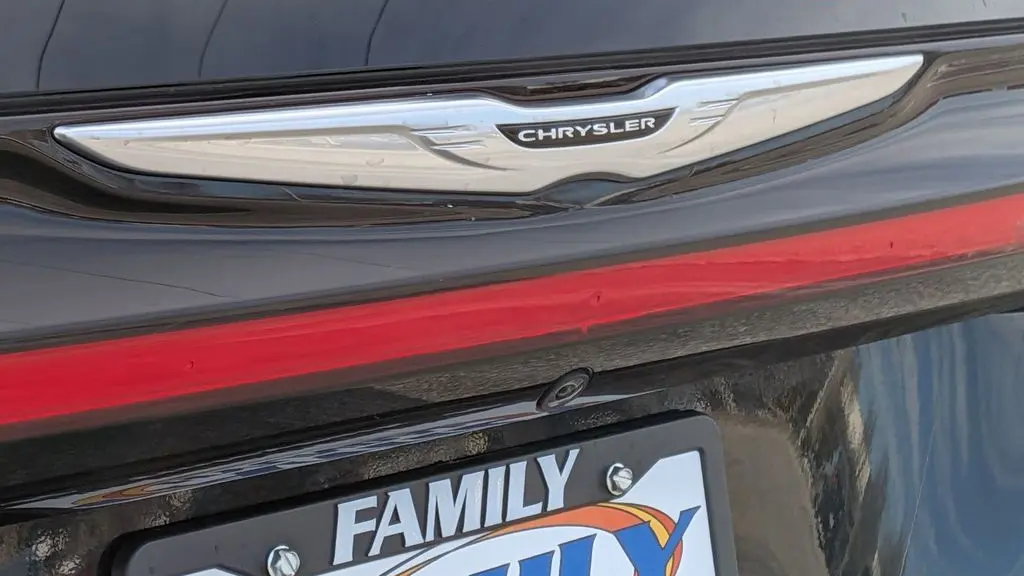 2024 Chrysler Pacifica Plug-In Hybrid Road Tripper