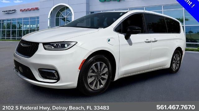 2025 Chrysler Pacifica Plug-In Hybrid Select