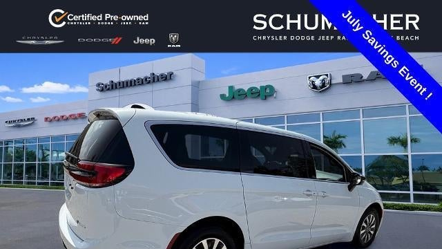 2025 Chrysler Pacifica Plug-In Hybrid Select
