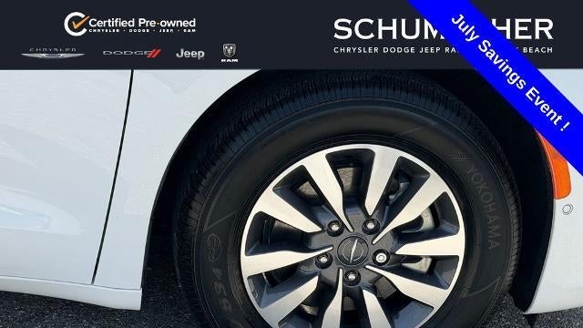 2025 Chrysler Pacifica Plug-In Hybrid Select