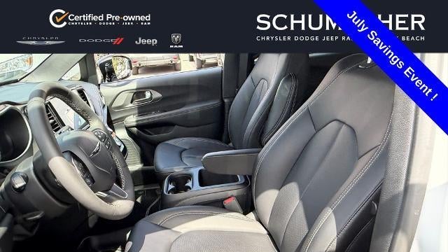 2025 Chrysler Pacifica Plug-In Hybrid Select