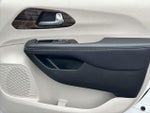 2023 Pacifica Plug-In Hybrid Thumbnail 14