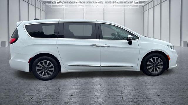 2023 Chrysler Pacifica Plug-In Hybrid Limited