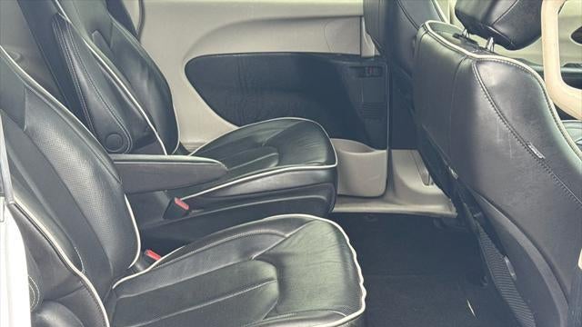 2023 Chrysler Pacifica Plug-In Hybrid Limited