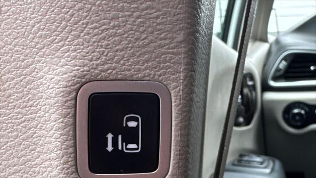 2023 Chrysler Pacifica Plug-In Hybrid Limited