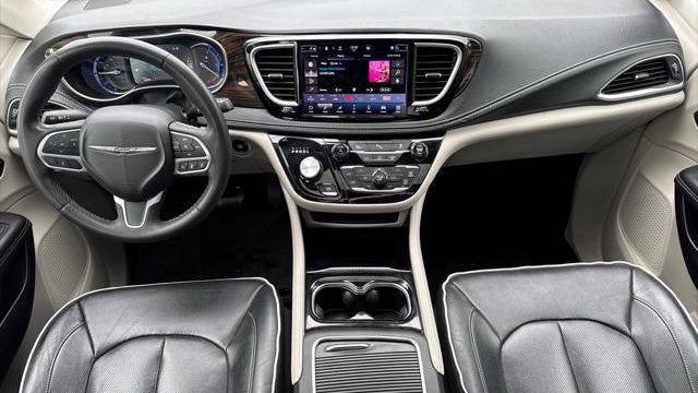 2023 Chrysler Pacifica Plug-In Hybrid Limited