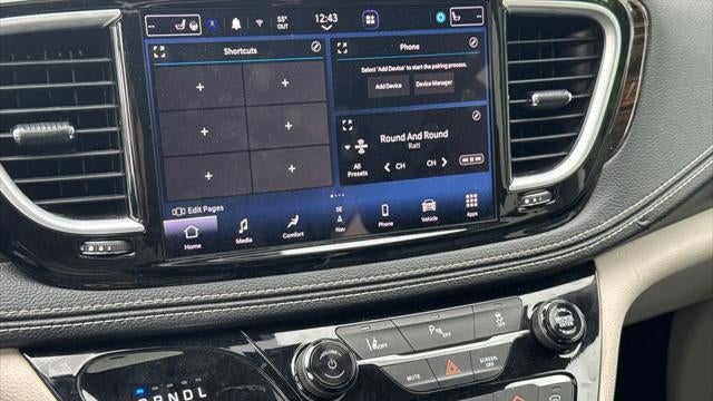 2023 Chrysler Pacifica Plug-In Hybrid Limited