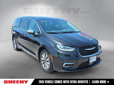 2023 Chrysler Pacifica Plug-In Hybrid Limited 4DR Mini-Van