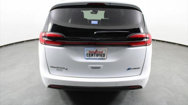 2024 Chrysler Pacifica Plug-In Hybrid S Appearance