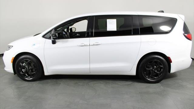 2024 Chrysler Pacifica Plug-In Hybrid S Appearance