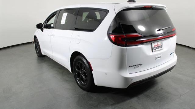 2024 Chrysler Pacifica Plug-In Hybrid S Appearance
