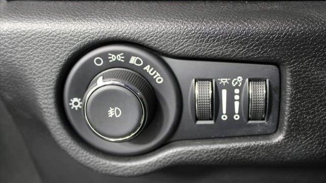 2024 Chrysler Pacifica Plug-In Hybrid S Appearance