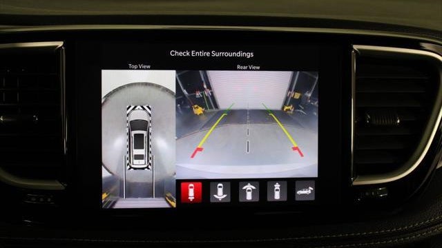 2024 Chrysler Pacifica Plug-In Hybrid S Appearance