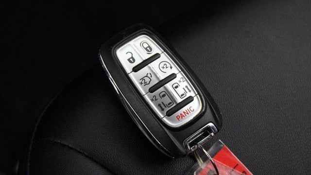 2024 Chrysler Pacifica Plug-In Hybrid S Appearance