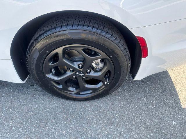 2024 Chrysler Pacifica - $30,950