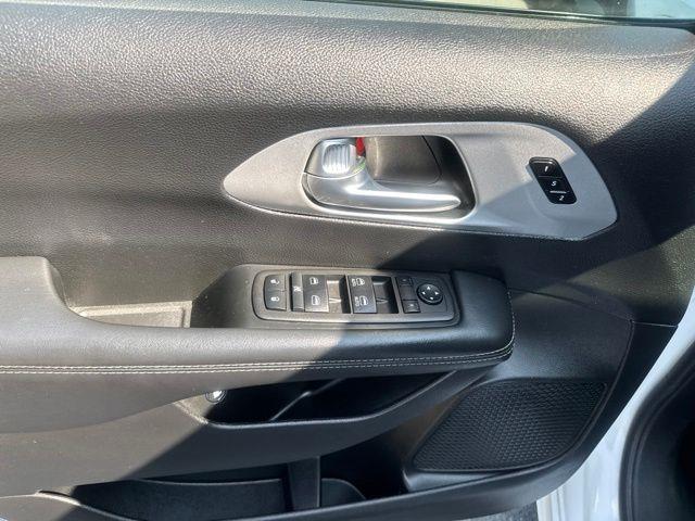 2024 Chrysler Pacifica - $30,950