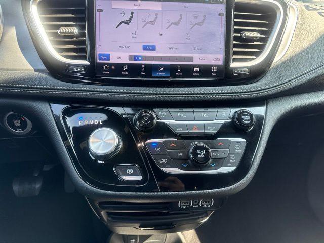 2024 Chrysler Pacifica - $30,950