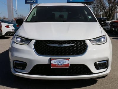 Photo of a 2024 Chrysler Pacifica Plug-In Hybrid Road Tripper 4DR Mini-Van for sale