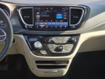 2024 Pacifica Plug-In Hybrid Thumbnail 26