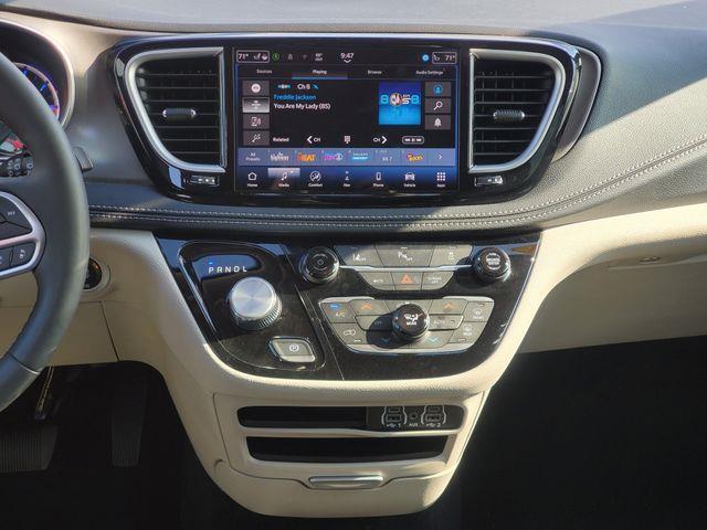2024 Chrysler Pacifica - $22,957